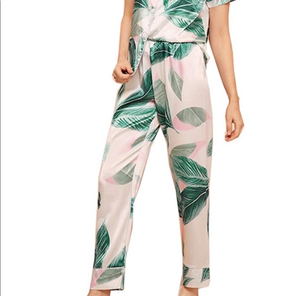 XS palm tree pajamas - Picture 2 of 3